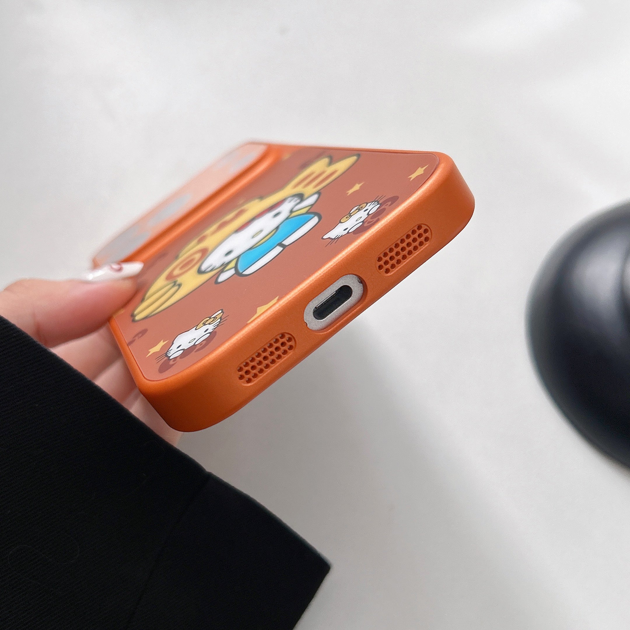 Stylish magnetic phone case