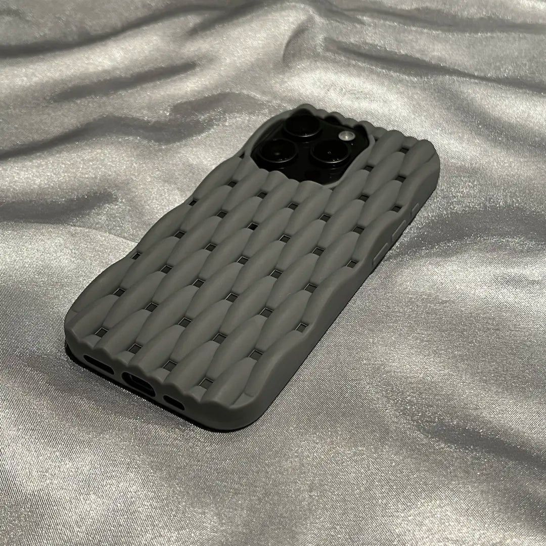 Cooling iPhone Case with Breathable Hollow Design – Heat Dissipation, Lightweight & Shockproof
