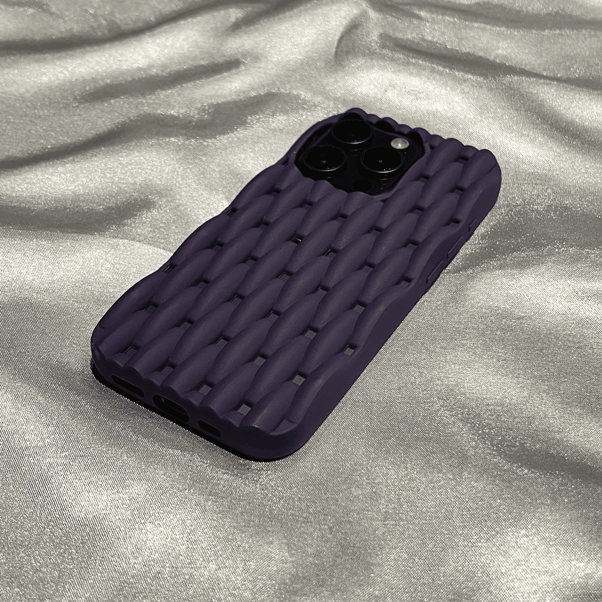 Cooling iPhone Case with Breathable Hollow Design – Heat Dissipation, Lightweight & Shockproof